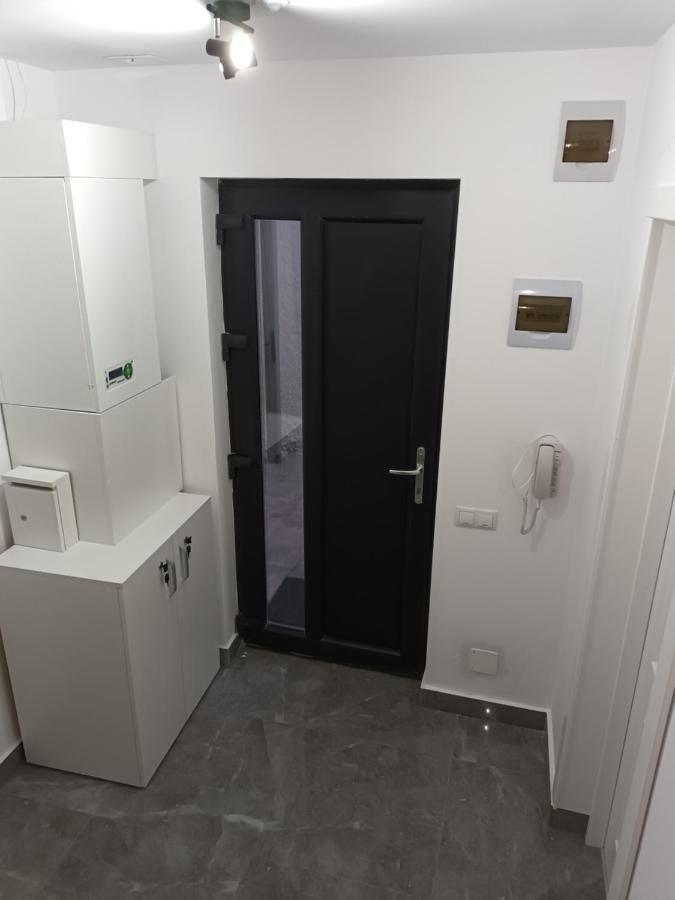 Old Town Studio Apartments 바이아마레 외부 사진
