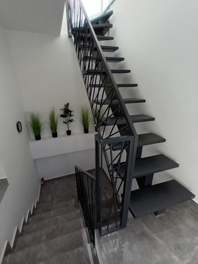 Old Town Studio Apartments 바이아마레 외부 사진