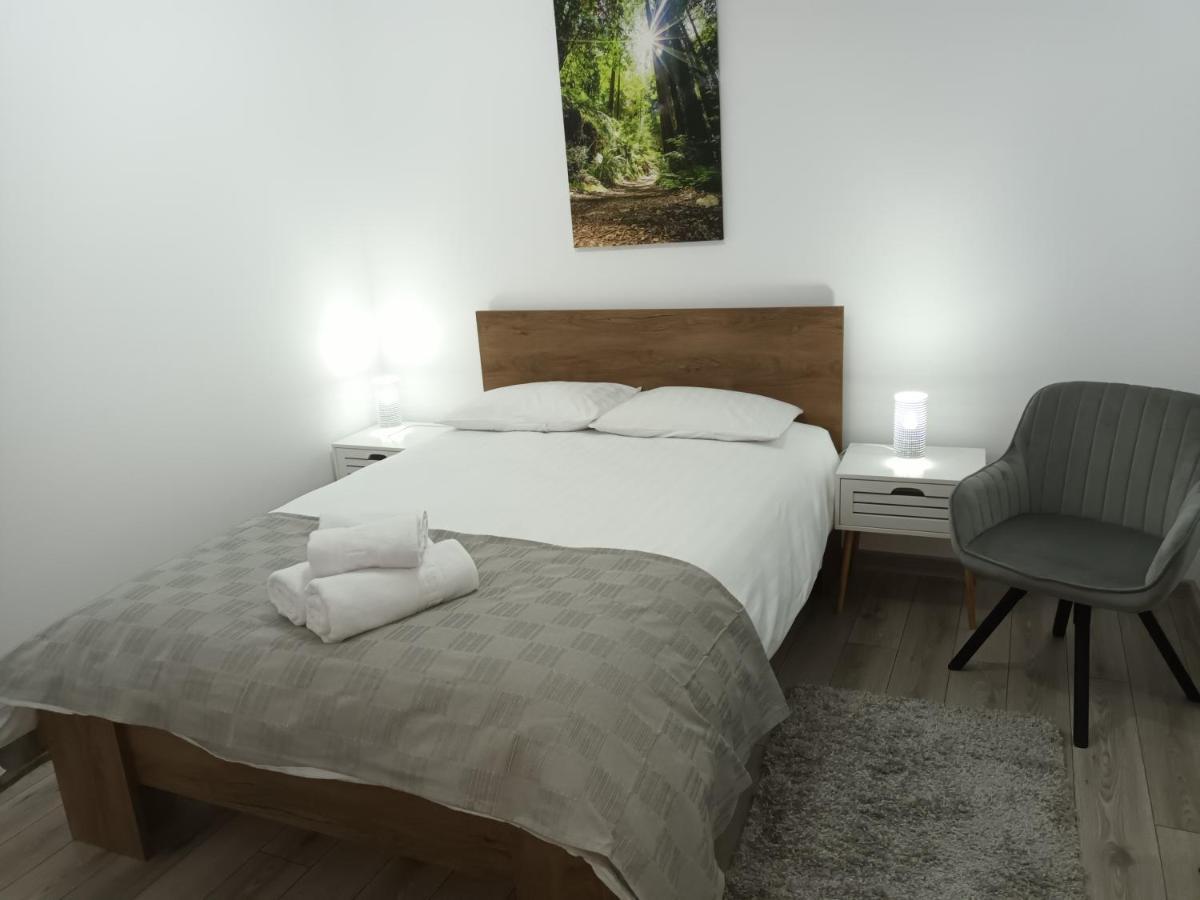 Old Town Studio Apartments 바이아마레 외부 사진