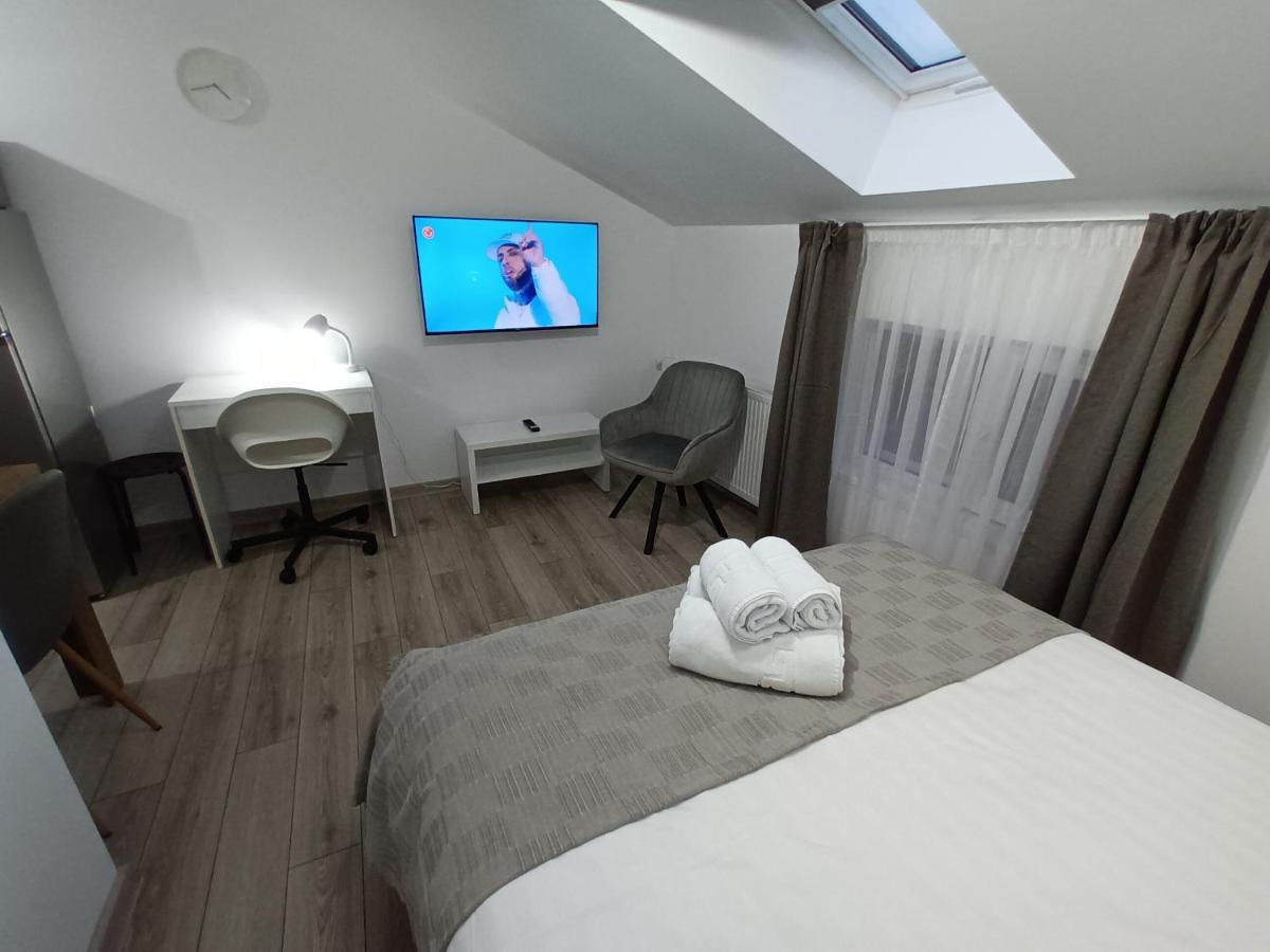 Old Town Studio Apartments 바이아마레 외부 사진