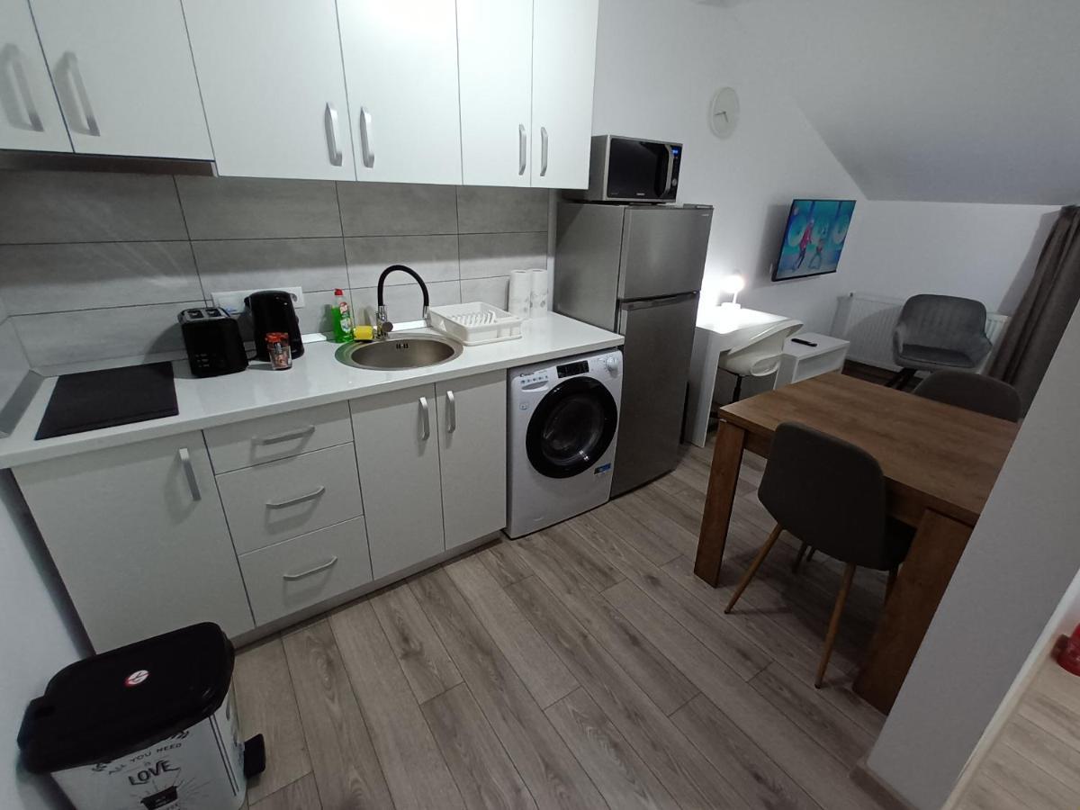 Old Town Studio Apartments 바이아마레 외부 사진