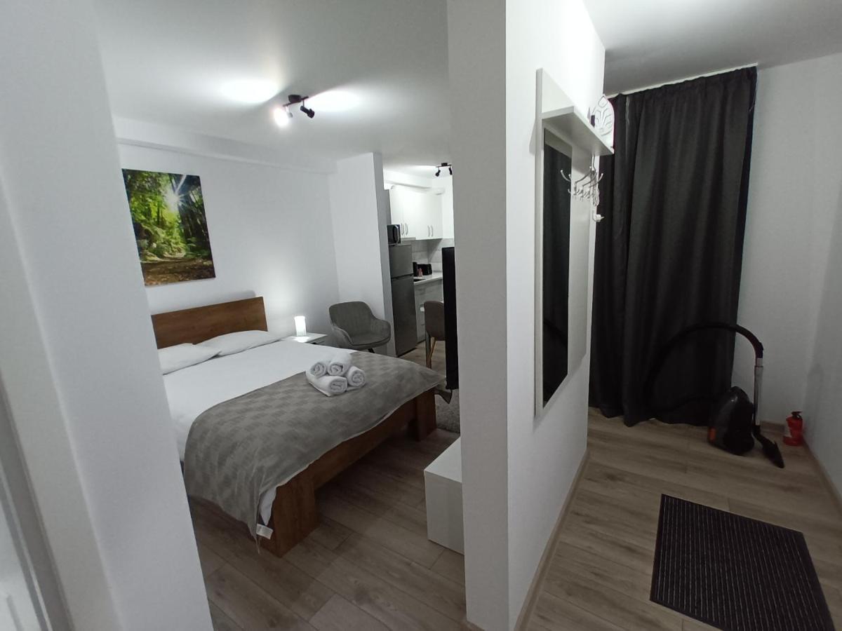 Old Town Studio Apartments 바이아마레 외부 사진