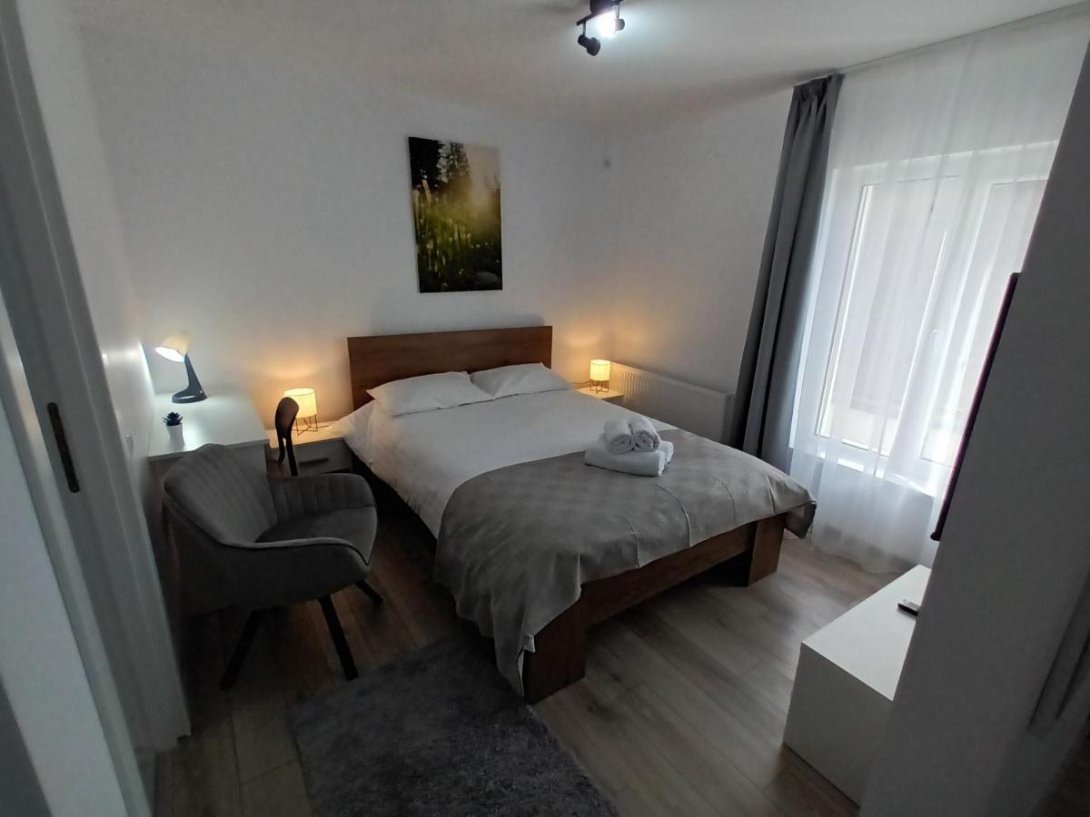 Old Town Studio Apartments 바이아마레 외부 사진
