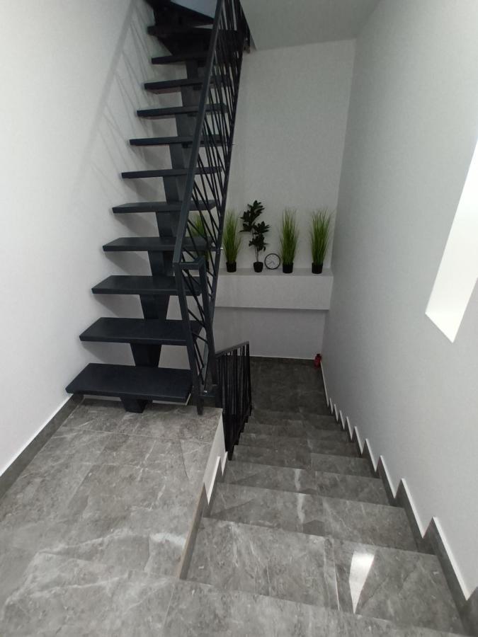 Old Town Studio Apartments 바이아마레 외부 사진