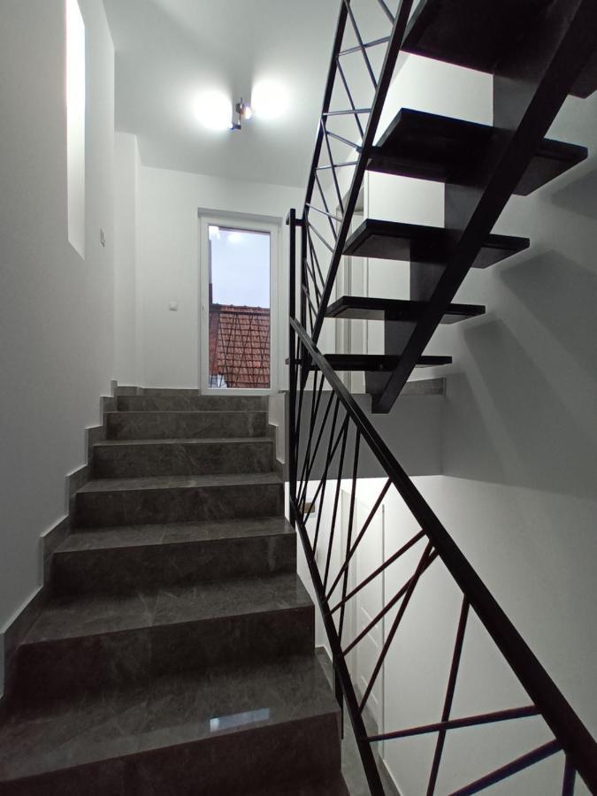 Old Town Studio Apartments 바이아마레 외부 사진